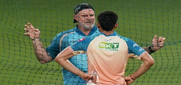 Matthew Hayden Backs Dinesh Karthik for CSK Head Coach Role