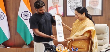 Delhi CM Rekha Gupta Meets Sanju Samson, Welcomes Him to Team Delhi